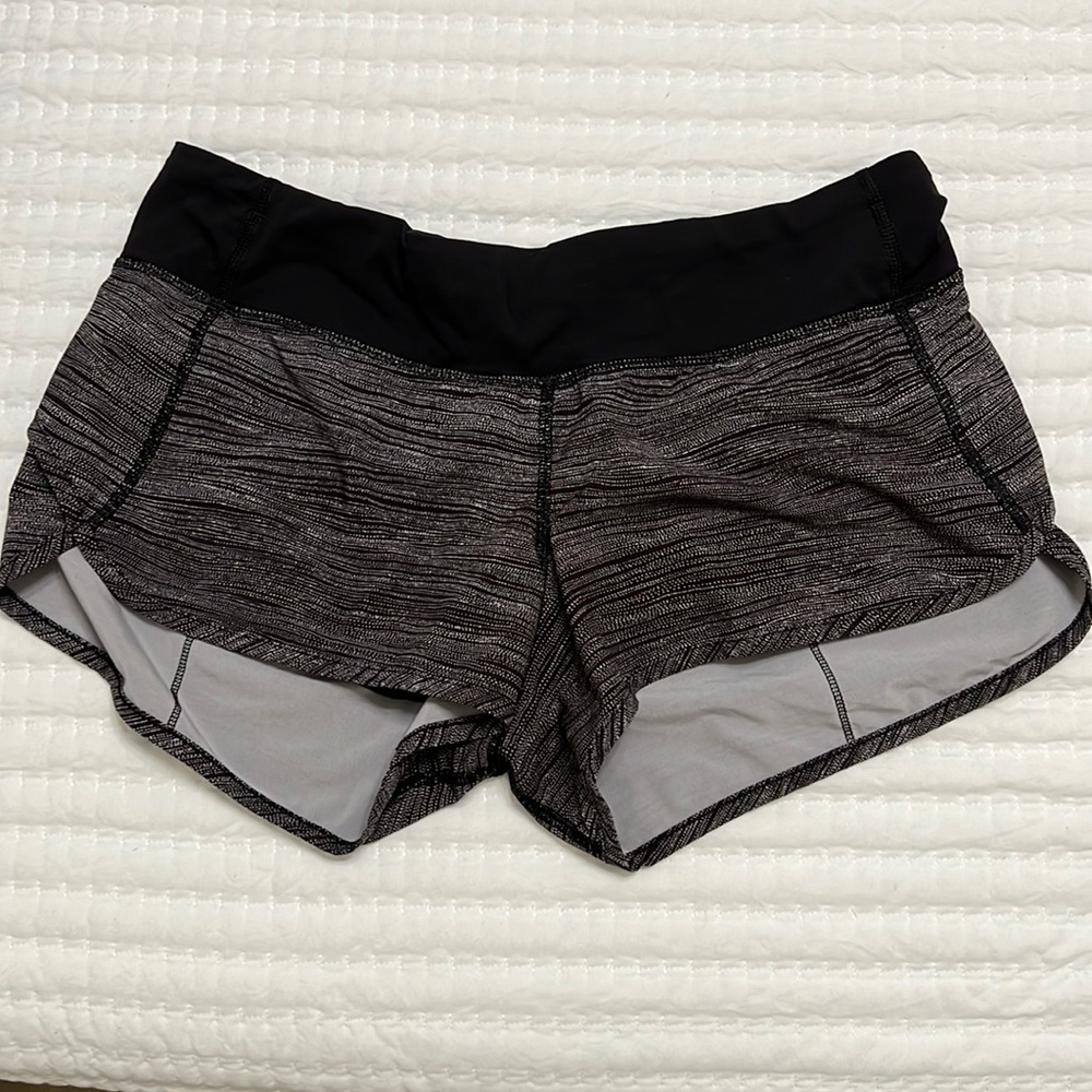 Lululemon Speed Up low rise lines short